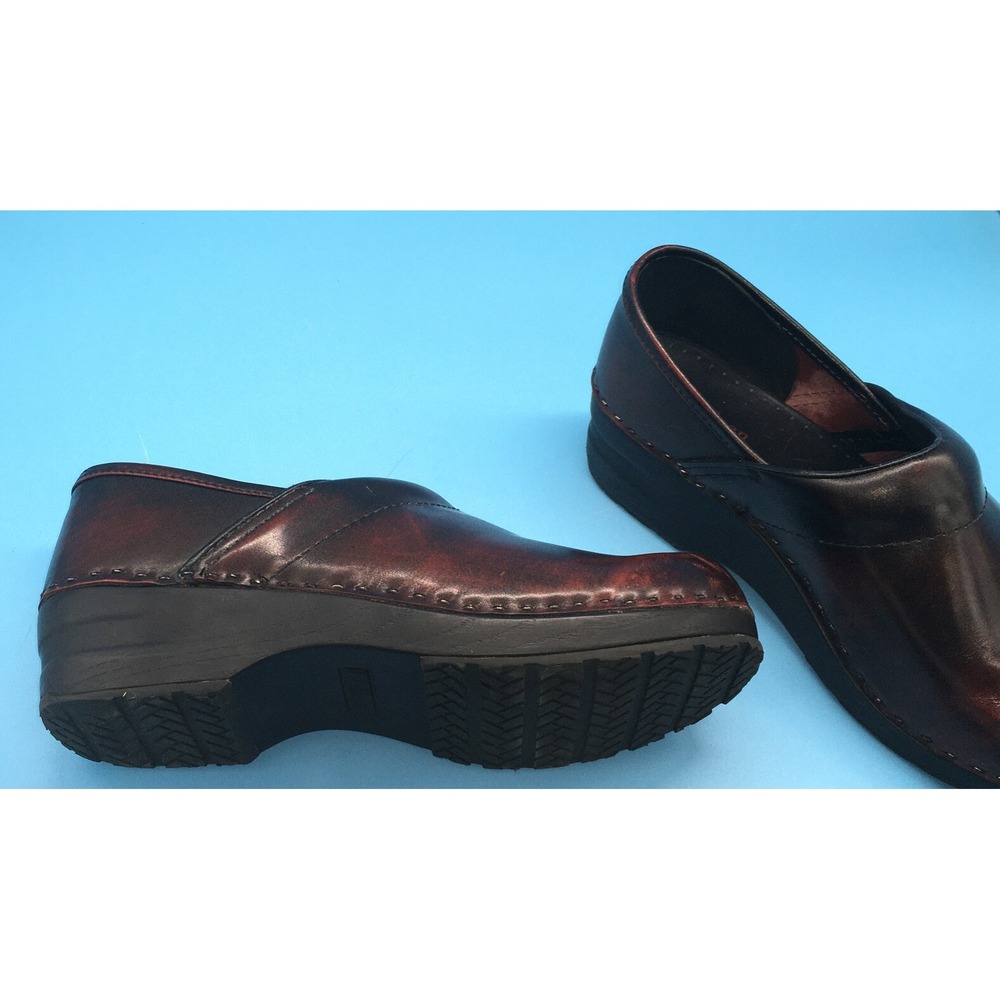 LL Bean Womens Slip On Clogs Maroon Marbleized Leather Shoes Size 7.5 - Picture 8 of 9